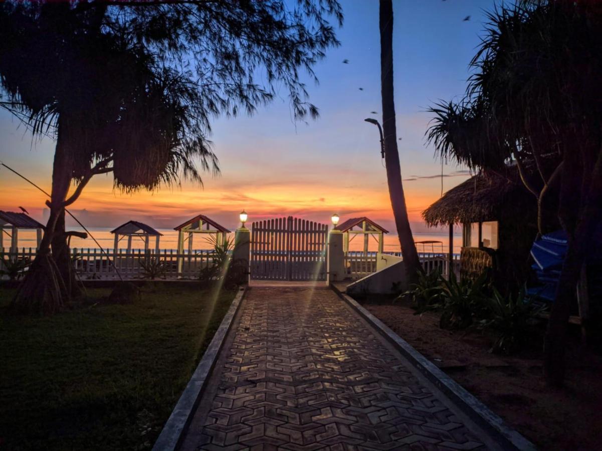 Blue Sand Beach Resort Trincomalee Dış mekan fotoğraf